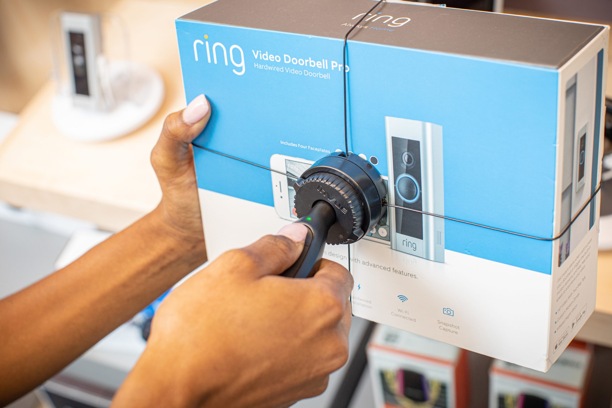 Spider lock package wrap – dual AM/RF retail protection