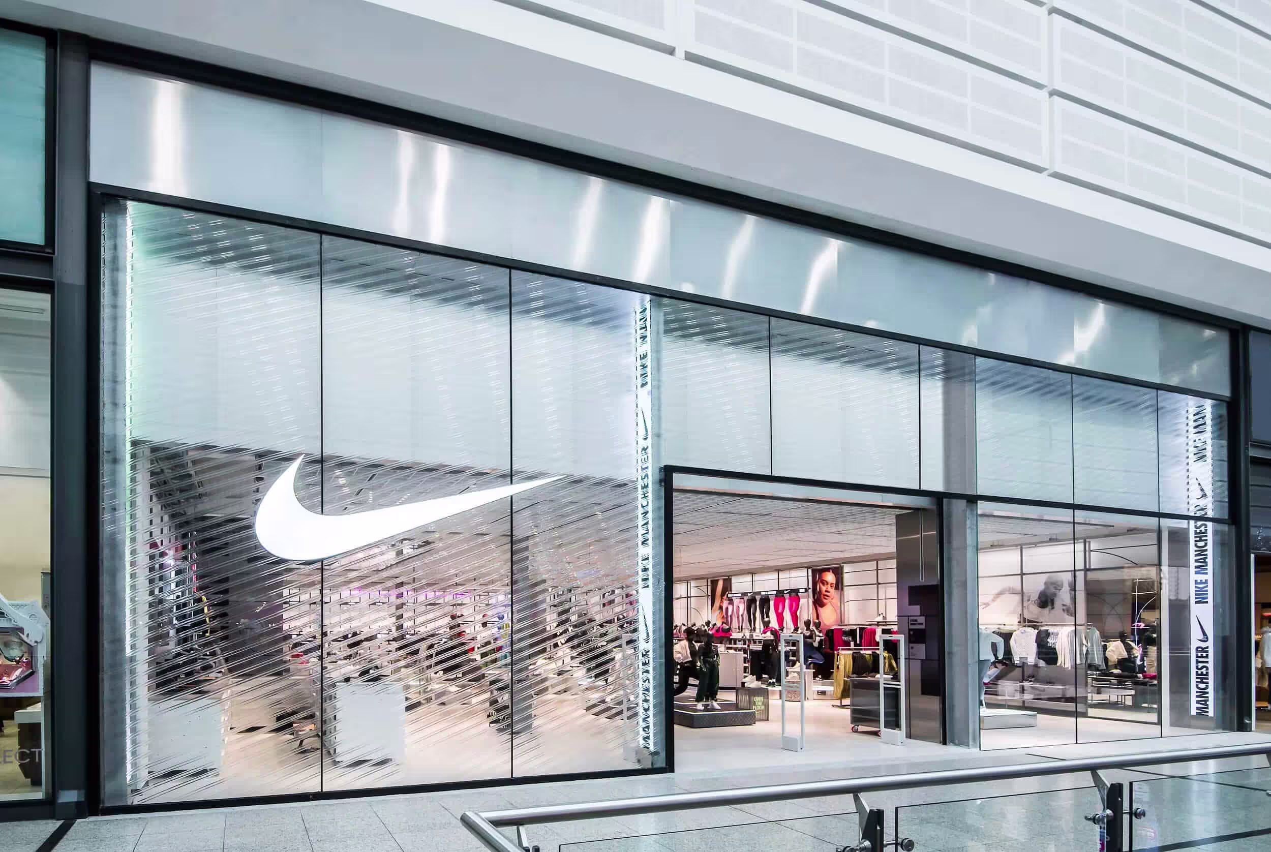 Leading apparel brand using AM gates